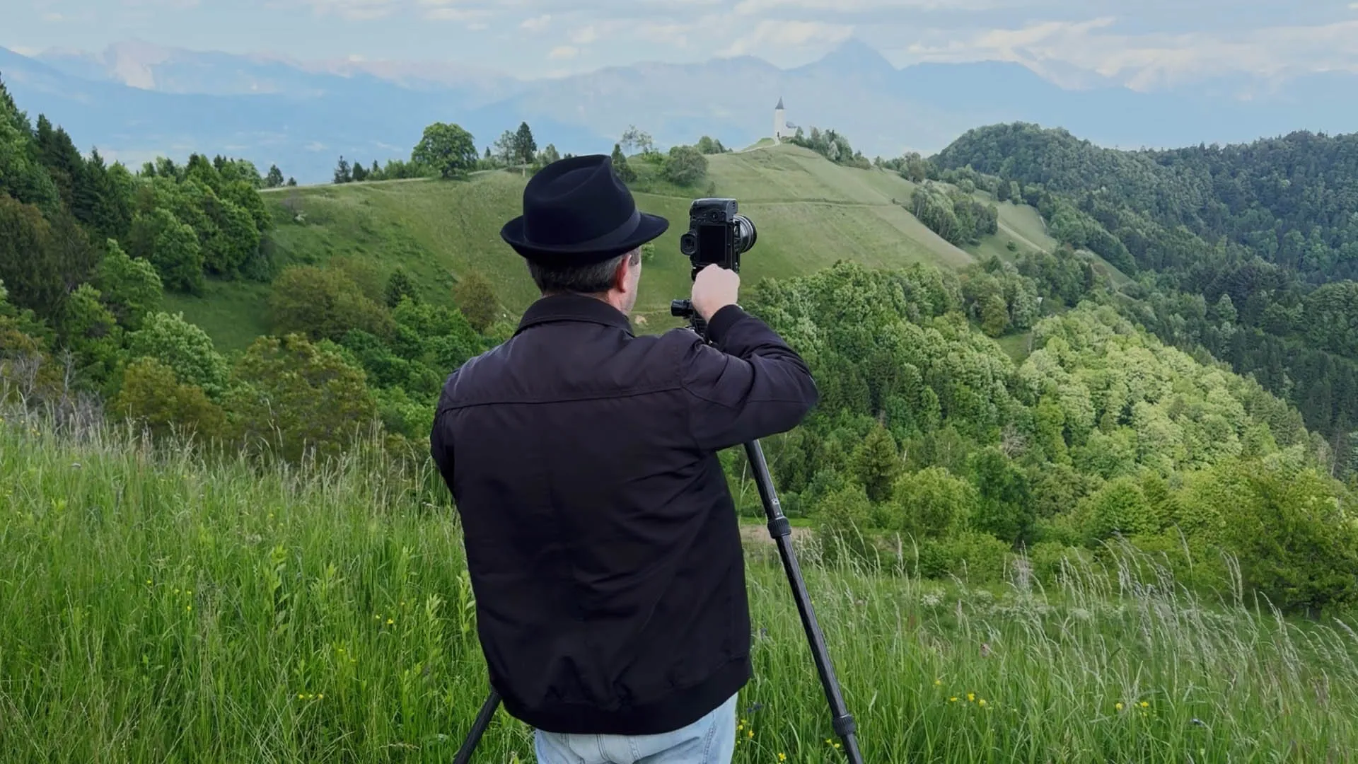 Set the camera in the vertical position for a better stitched panoramic photo
